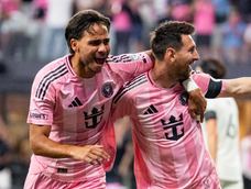 El debut del Nu Stadium: Messi marcó de cabeza y Suárez salvó el resultado en una noche histórica. El debut del Nu Stadium: Messi marcó de cabeza y Suárez salvó el resultado en una noche histórica.