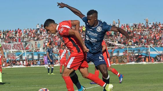 13 Febrero 2022 Mendoza Deportes FútbolEl Social y Deportivo Maipú enfrentó al Club Sportivo  Independiente Rivadavia en la Primera Nacional en el Omar Higinio Sperdutti con un empate 1 a 1 con goles de Franco Coronel para la visita, mientras que Santiago Moyano empató para el local.Foto: Orlando Pelichotti / Los Andes