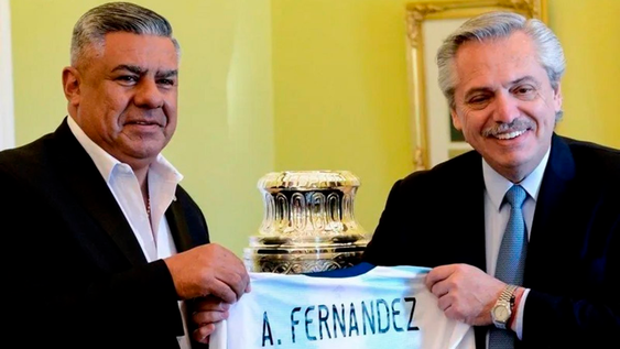 Alberto Fernández respaldó la gestión de Chiqui Tapia. (archivo)
