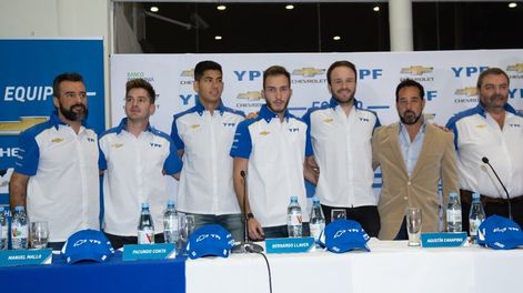 Yacopini junto al Súper TC2000