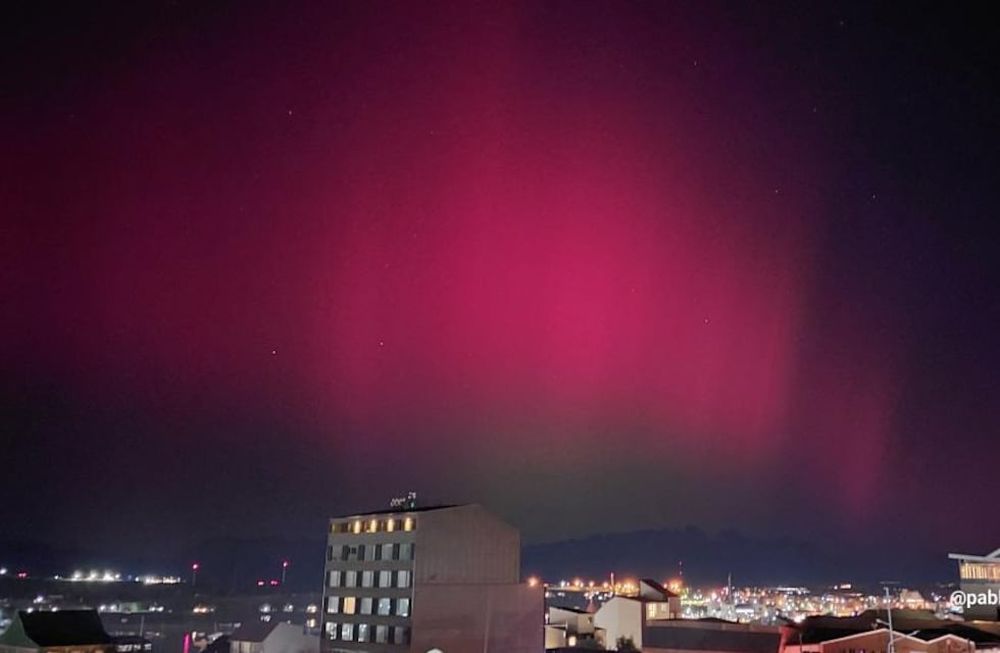 Durante la noche de este viernes se registraron auroras australes sobre Ushuaia y las bases antárticas.