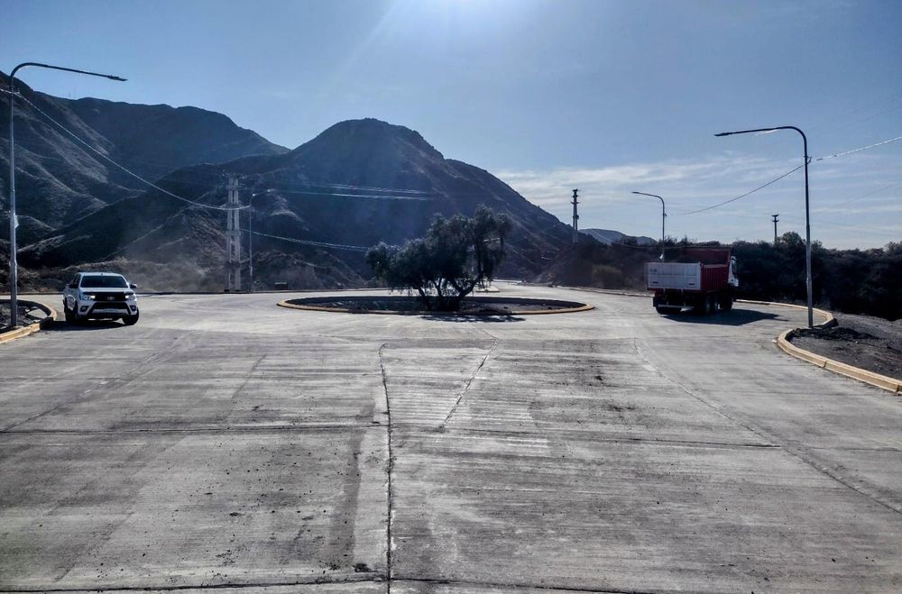 Boulevard, 5 rotondas y cambio de conductas: obras en una importante calle dan que hablar en el piedemonte. Foto: Los Andes