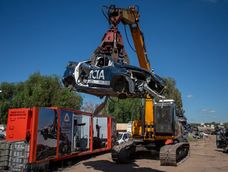 La empresa Acmet se encarga de la compactación de vehículos secuestrados. La empresa Acmet se encarga de la compactación de vehículos secuestrados.
