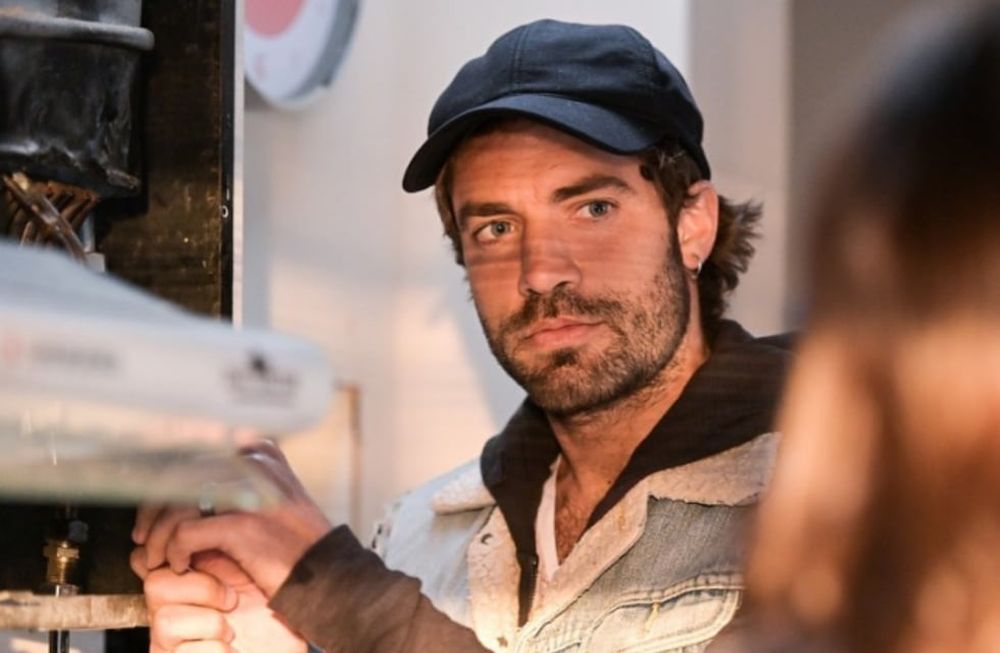 Quién es el gasista de “El primero de nosotros”, la revelación de la novela de Telefe que es furor. Foto: Instagram @alfonsobenja