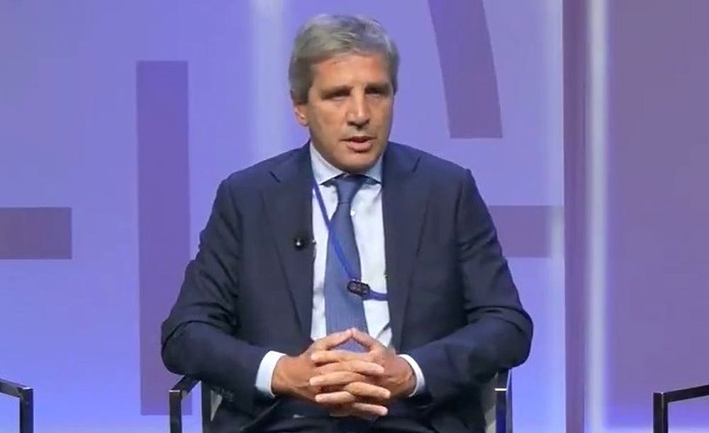 El ministro Luis Caputo anunci&oacute; ayer la medida para activar los cr&eacute;ditos hipotecarios