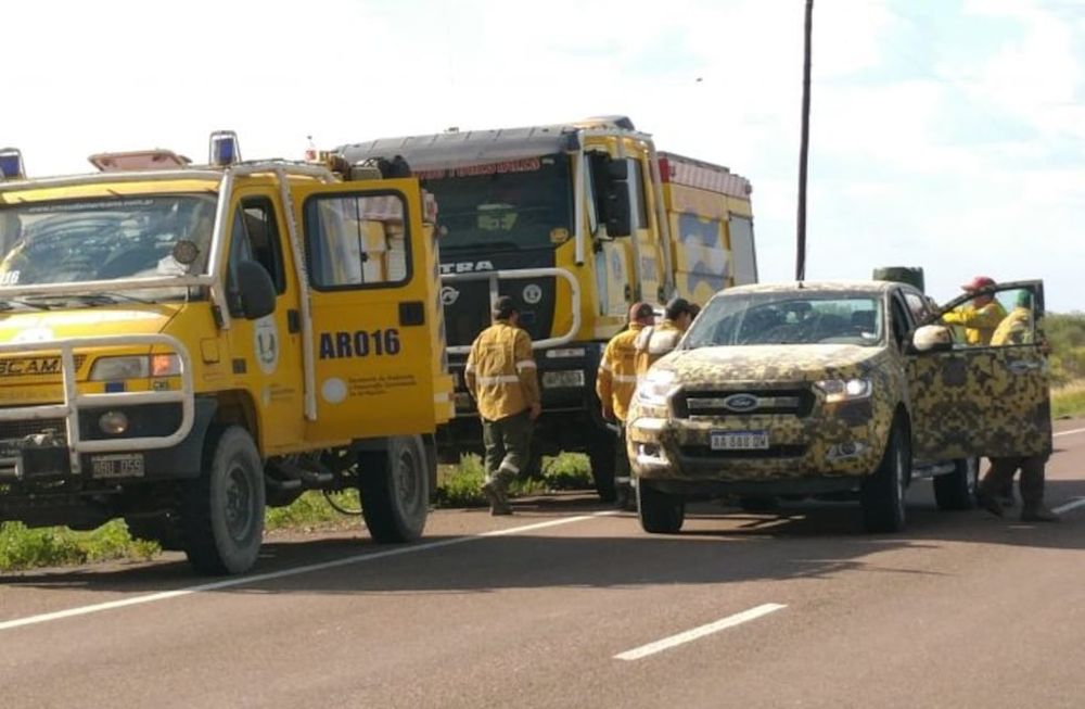 Guardaparques y brigadistas mendocinos serán enviados con equipos especiales para ayudar a combatir los incendios forestales en San Luis y Córdoba.