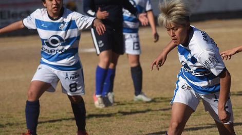 Fútbol femenino: CEC, el último subcampeón, quedó afuera de la pelea