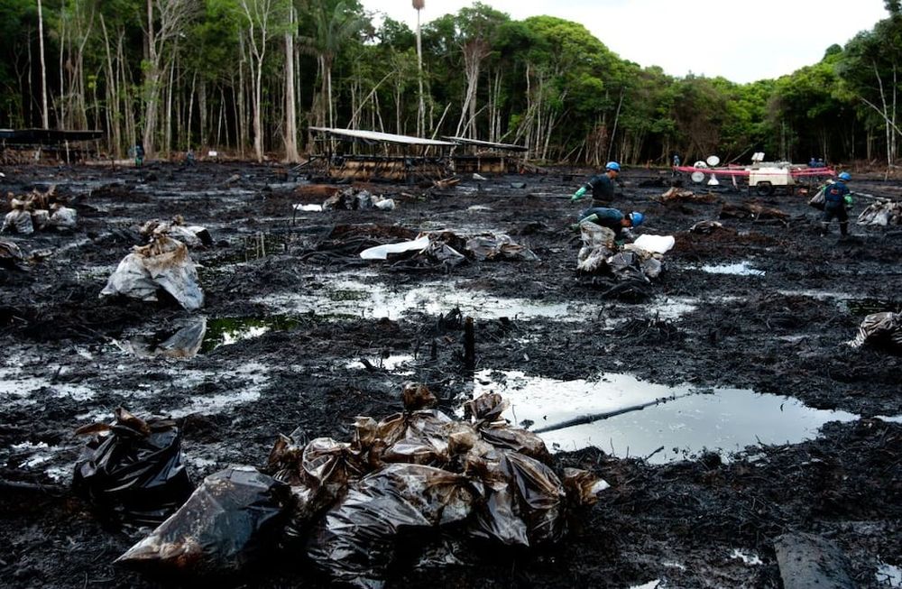 Imagen de archivo de un derrame de petróleo en el Amazonas en el año 2011, donde ya se ha destruido un gran porcentaje del mayor pulmón verde del planeta.