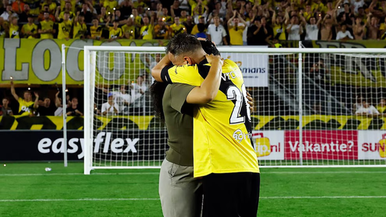 El gesto de los hinchas para el duelo que atraviesa Mats Seuntjens.