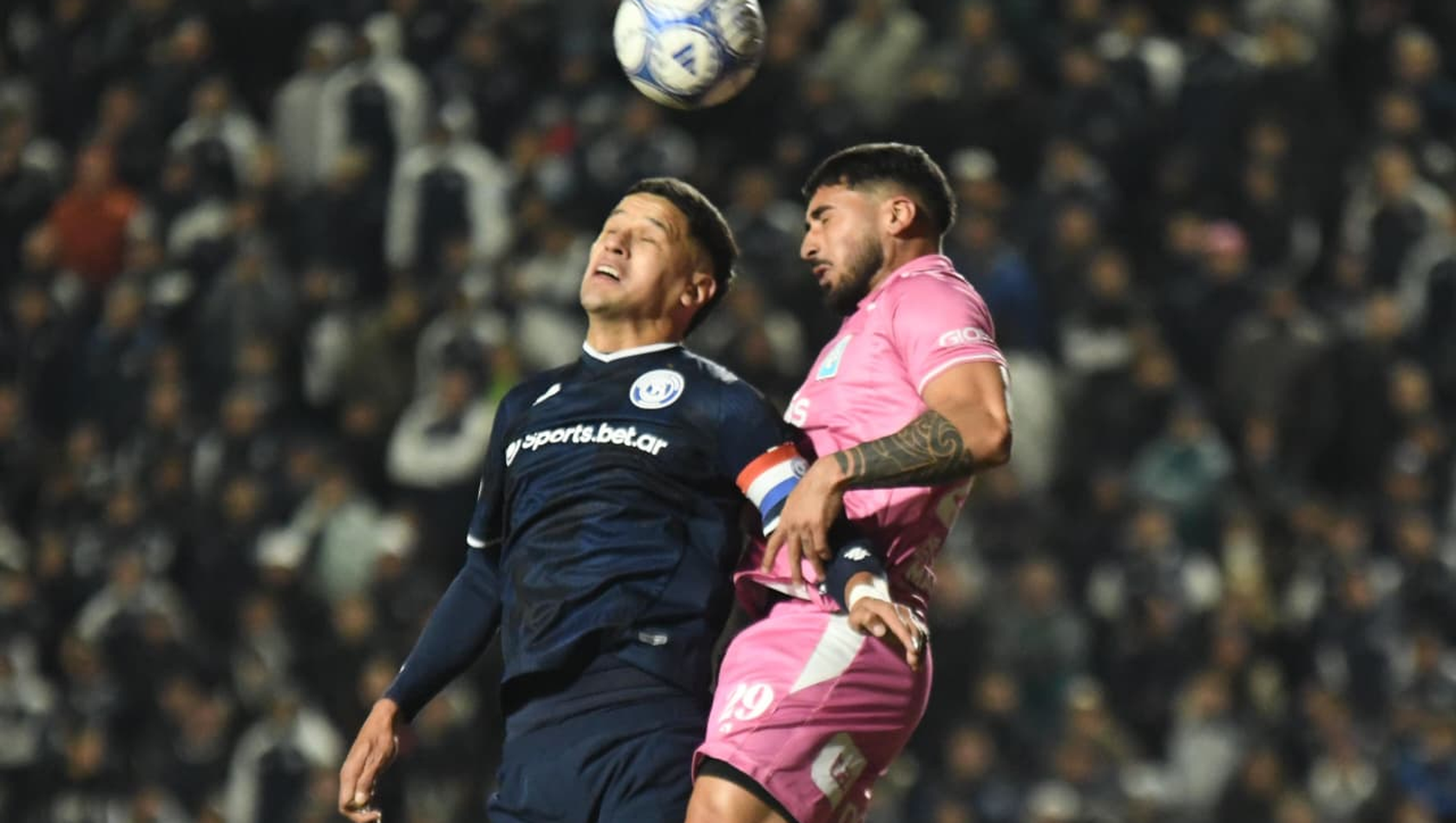 Independiente Rivadavia juega con Racing
