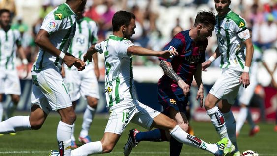 Dos de Messi para un Barça que no afloja