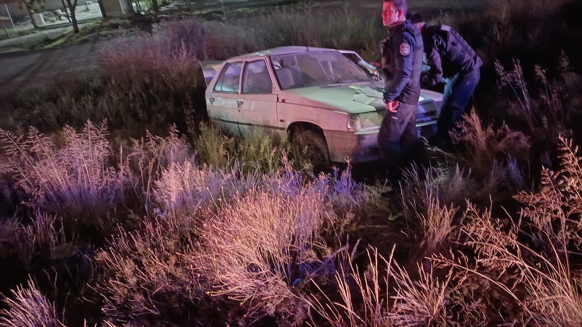 Fuerte choque y vuelco en el Acceso Sur dejó a un conductor hospitalizado