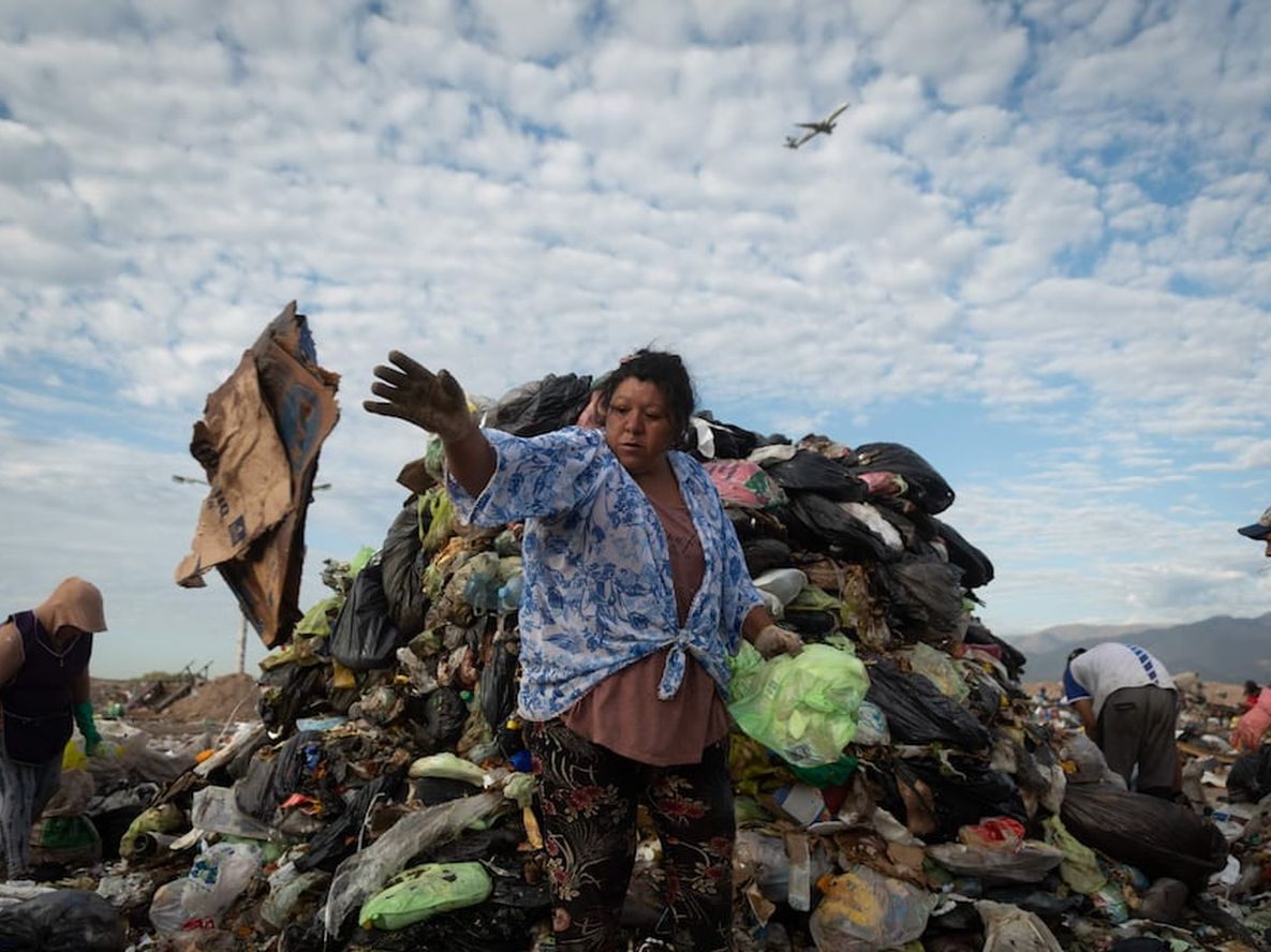 Nos hemos convertido en un país dual donde la mitad de la población está por debajo de los niveles mínimos de pobreza, cuando durante todo el siglo XX fuimos el país con mayor movilidad social de América Latina. / Foto: Ignacio Blanco / Los Andes