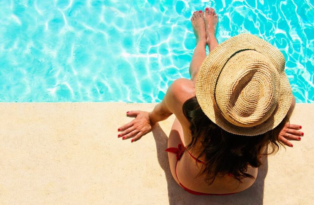 Finalizando la temporada de verano, te contamos algunos secretos para proteger tu cabello y cuidarlo del sol y la playa.