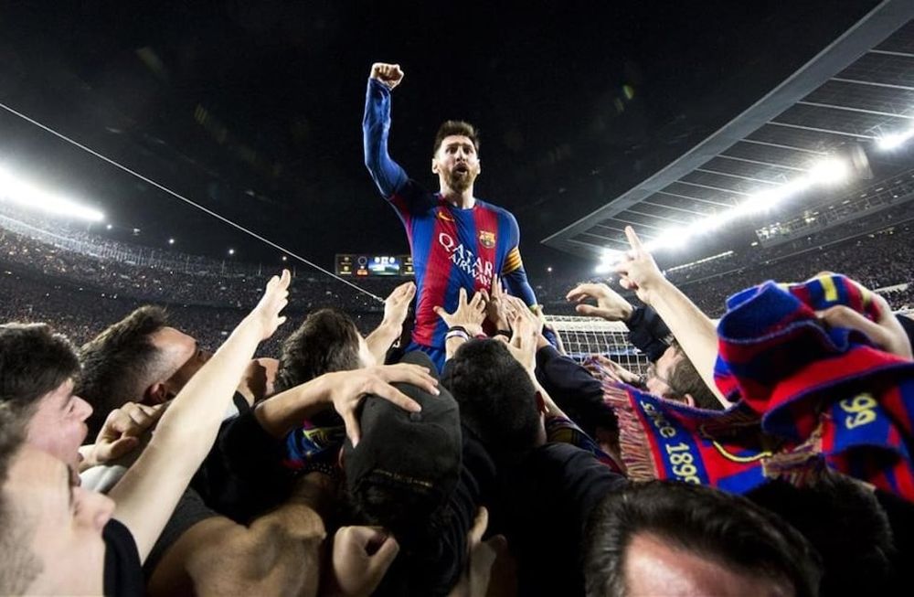 La foto fue tomada en el partido de vuelta de los octavos de final de la Champions League 2016/17 cuando Barcelona eliminó al Paris Saint Germain.
