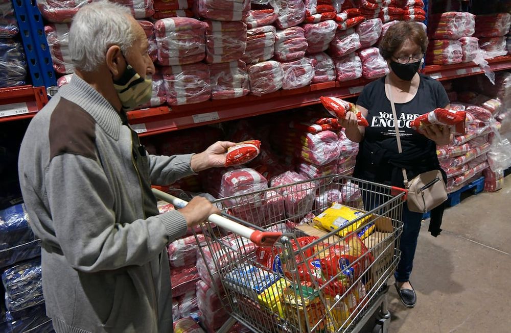 En el primer semestre, los insumos de primera necesidad aumentaron a mayor ritmo que la inflación general.  Foto: Orlando Pelichotti / Los Andes