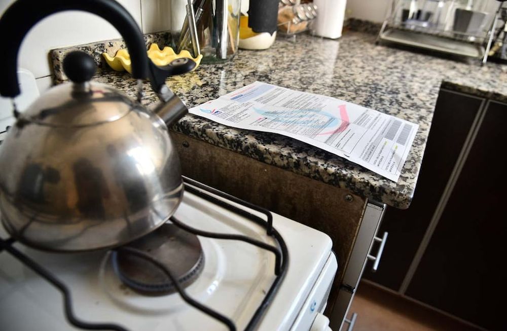 Servicios públicos: se estiman aumentos de más de $200 al mes