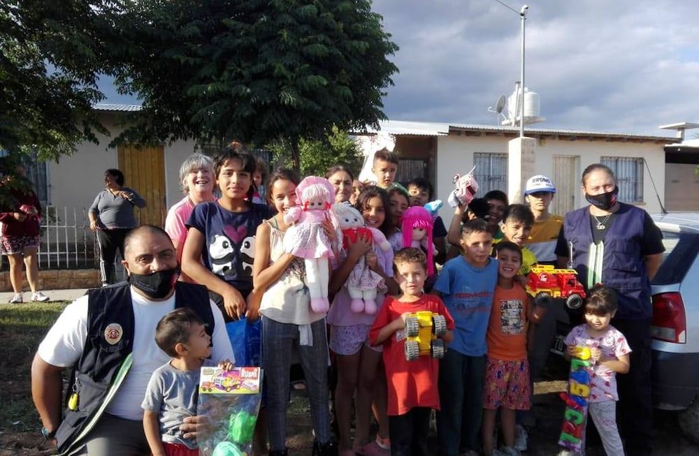 El cuerpo de bomberos de ese departamento del Valle de Uco realiza campañas para Navidad y también para Reyes. Aquí, la experiencia de la última festividad, en enero.