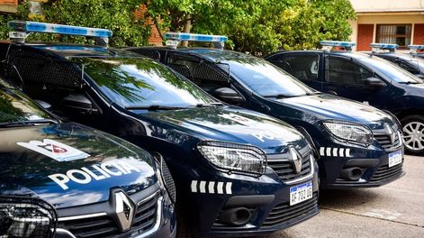 Móviles policiales. Prensa Gobierno