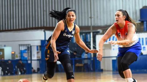 Los Andes | Paula Ramos de General San Martín soporta la marca de Carolina Sánchez de San José. Ganó el Santo y está a un triunfo de la gran final. / Gentileza: Maru Mena.