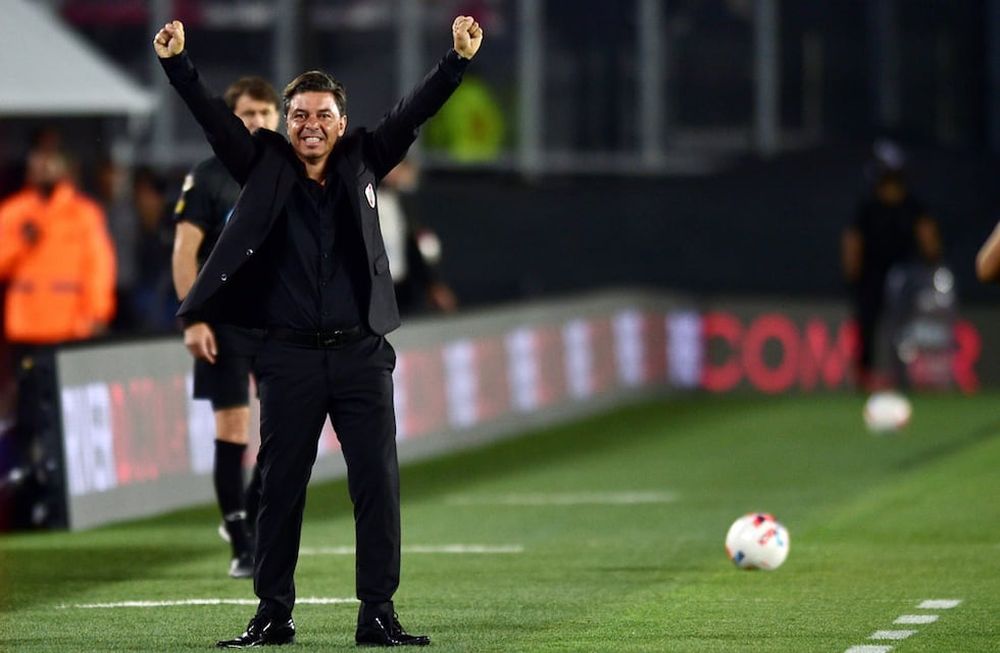 Marcelo Gallardo, el entrenador de River y un festejo luego de la goleada ante Racing por la Liga Profesional. (AP)