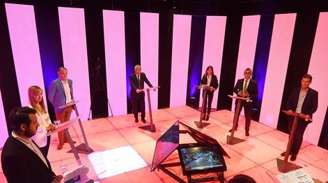 Los Andes | Debate final de candidatos a Senadores Nacionales por Mendoza en el estudio de Canal 9.Lautaro Jimenez Frente de Izquierda, Anabel Fernandez Sagasti frente de Todos, Jorge Pujol Compromiso Federal, Alfredo Cornejo Cambia Mendoza, Mercedes Llano Vamos Men