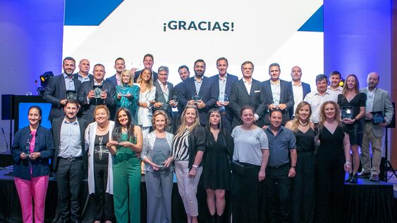 la noche de los lideres: aem anuncio a los finalistas que escribiran la historia empresarial 2025