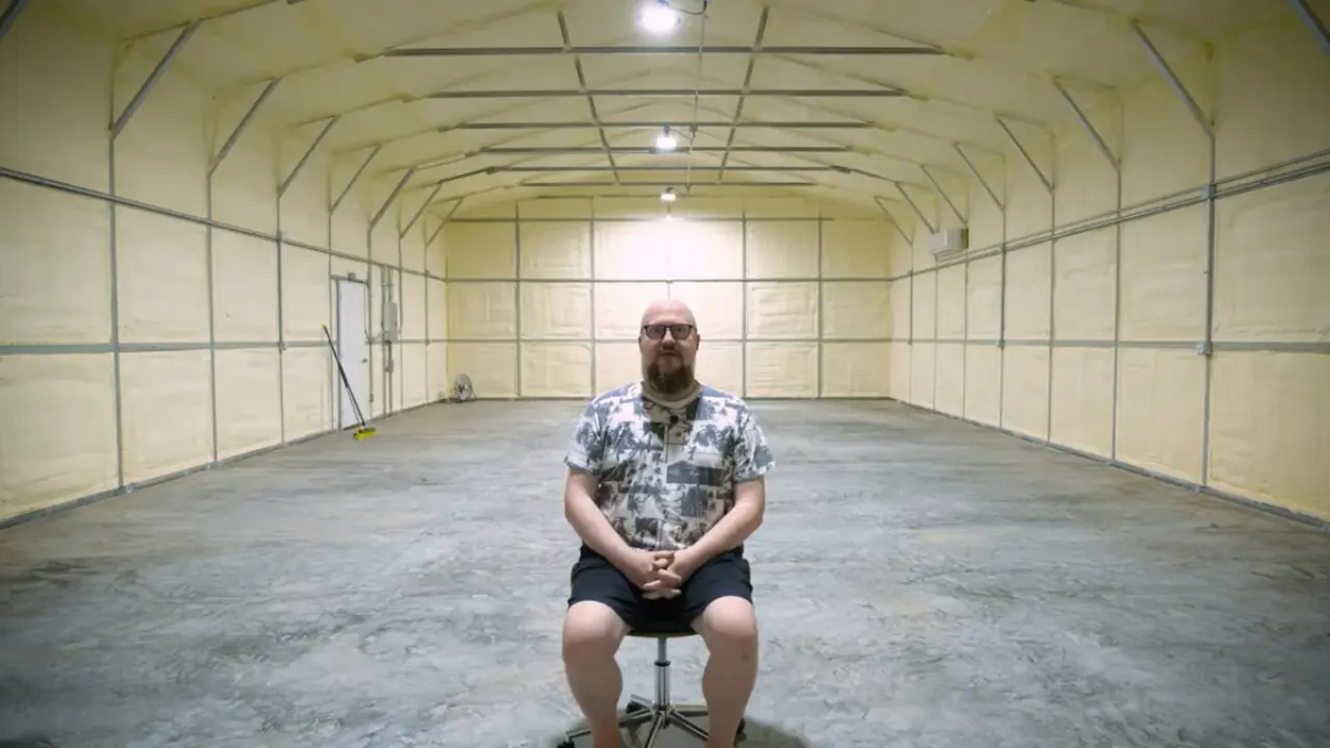 Un youtuber gastó una fortuna para construir un búnker: el insólito motivó detrás de su decisión