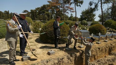 Los Andes | Turquía devolvió a Francia los restos de 17 combatientes de la Primera Guerra Mundial que fueron hallados durante excavaciones en Gallipoli. AP