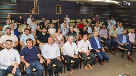 El clúster tuvo su comienzo en la sede de IMPSA