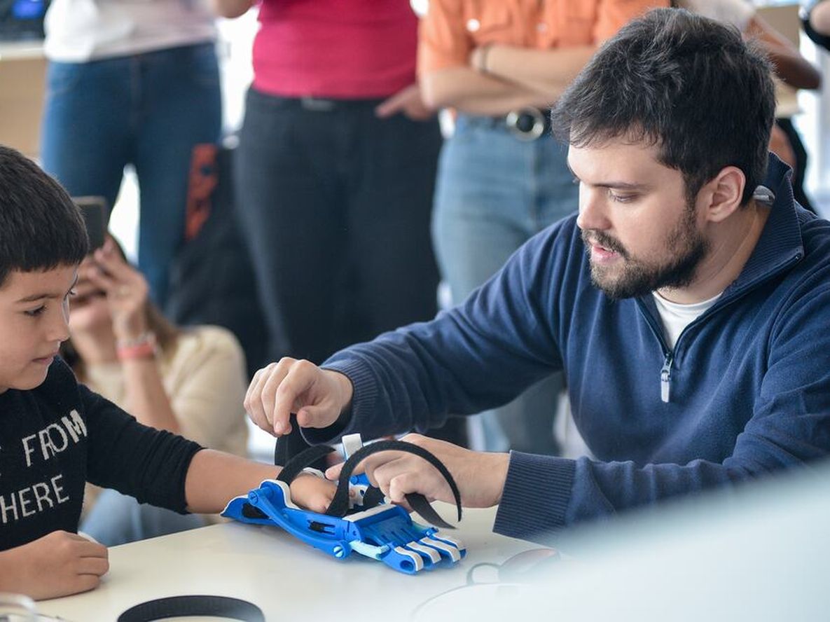 Banco Macro presentó su primer “Manotón”