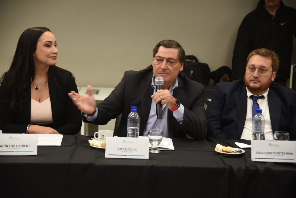 Omar Parisi tuvo su primera actividad como senador electo.&nbsp;
