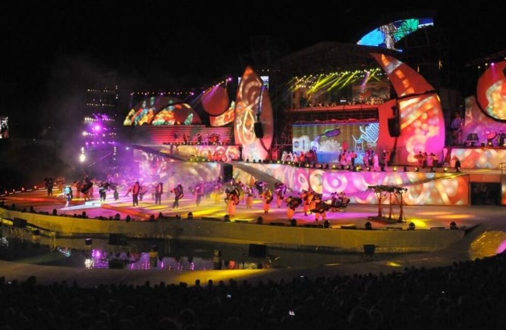 Sixto Martelli publicó la prosa poética titulada Canto a la tierra de Cuyo, n homenaje a la institución de la Fiesta de la Vendimia que aún perdura.