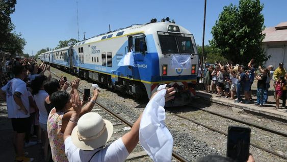 Resta conocer los resultados de las pruebas de velocidad, pero creen que el viaje Buenos Aires- Mendoza demandará un día. | Foto: Ignacio Blanco / Los Andes