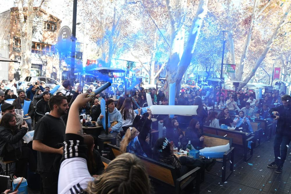 La calle Arístides se prepara para el partido de la Selección Argentina.&nbsp;&nbsp;