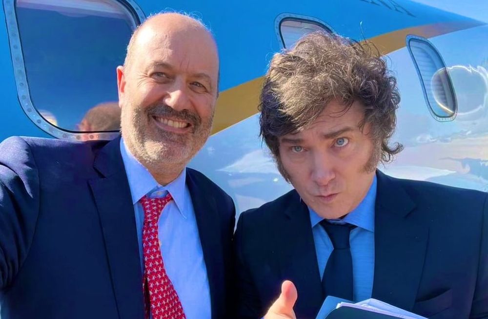 Federico Sturzenegger junto a Javier Milei. Foto archivo