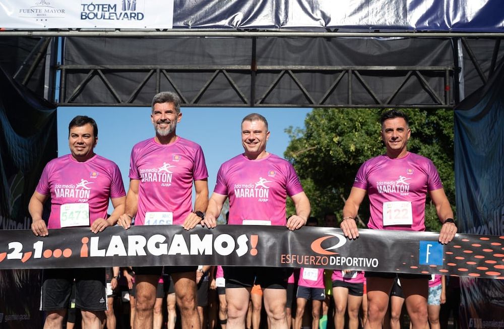 El intendente de Capital Ulpiano Suárez, y sus colegas Francisco Lo Presti (Las Heras), Diego Costarelli (Godoy Cruz) y Marcos Calvente (Guaymallén), en modo maratón.