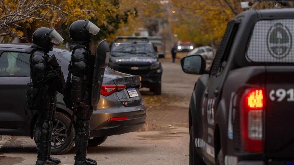Detuvieron en Las Heras a un hombre que circulaba en una mot