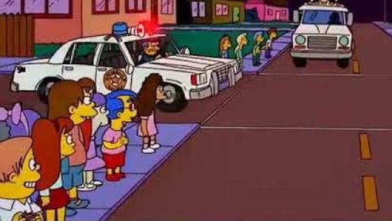 El episodio en que, por destrozos realizados por Homero, la Policía de Springfield dispone un toque de queda para los niños. El Gobierno nacional cree que los jóvenes tienen mucho que ver en el aumento de casos, y quiere restringir la circulación de 23 a 6.