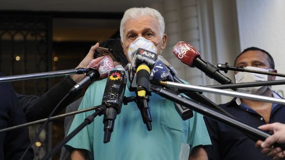 Uno de los médicos de la clínica Otamendi contó que el ex presidente Mauricio Macri fue operado con éxito de pólipos en su intestino. Clarín