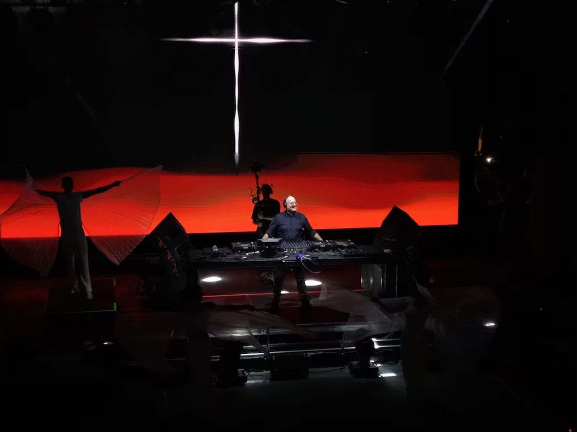 Padre Guilherme en Plaza de Mayo