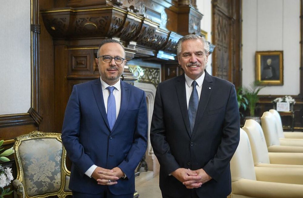 Aracre fue designado como jefe de asesores del Presidente.