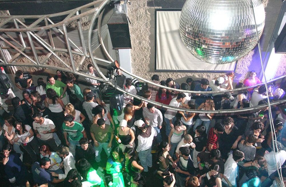 Seguridad informó que 50% de las discotecas de la provincia funcionarán el 24 y el otro 50% el 25 de diciembre.