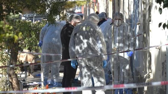 Carlos Osorio fue hallado herido de bala en la vereda de su casa en Guaymallén. Antes de morir alcanzó a dar el nombre completo de su supuesta asesina. - Foto: Orlando Pelichotti/ Los Andes