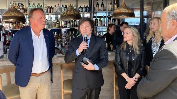 El candidato libertario Javier Milei no fue al coloquio IDEA y tuvo su propio encuentro con empresarios en Mar del Plata.