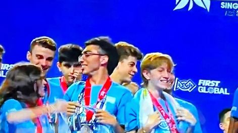 Los Andes | Los mendocinos del colegio Edison integraron el equipo nacional que se clasificó subcampeón en el mundial de robótica que se realizó en Singapur.