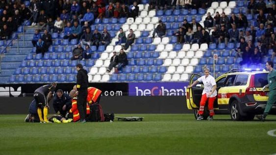 Dolor en el fútbol: falleció el jugador de 24 años que había sufrido una crisis cardíaca