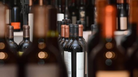 vino: por que mejoro el consumo en medio de la caida generalizada