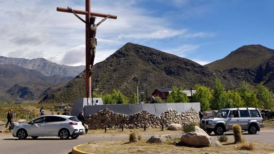 El recorrido de suelo natural quedó habilitado para todo tipo de vehículos que comienza en el Cristo del Manzano. - Archivo / Los Andes