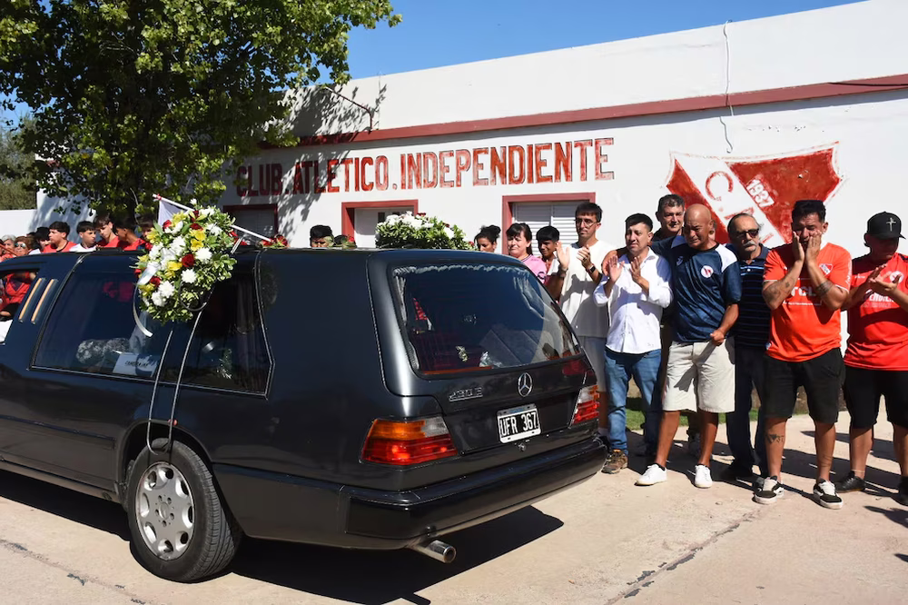 El cotejo fúnebre pasó por el club donde Ian jugaba al fútbol. 